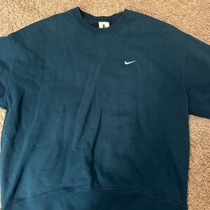 Nike crew neck!!
